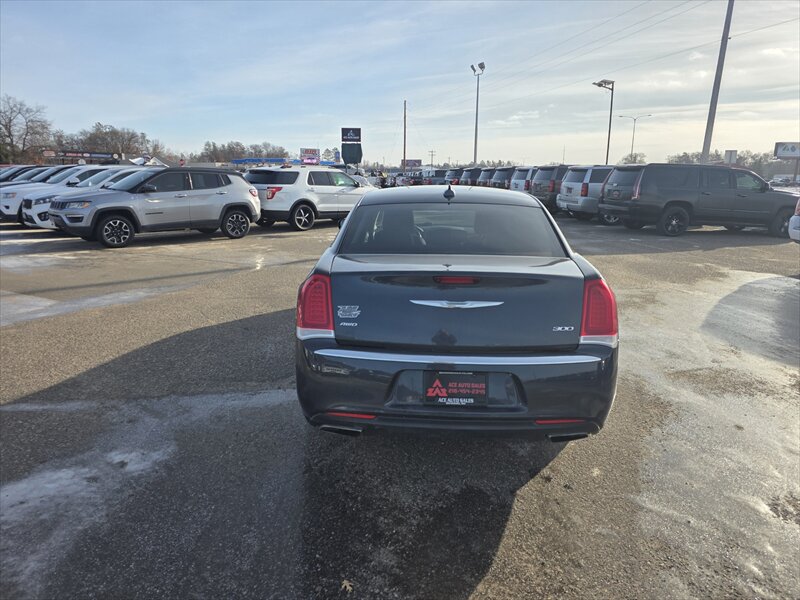 2017 Chrysler 300 Series Limited - Photo 6 - Brainerd, MN 56401