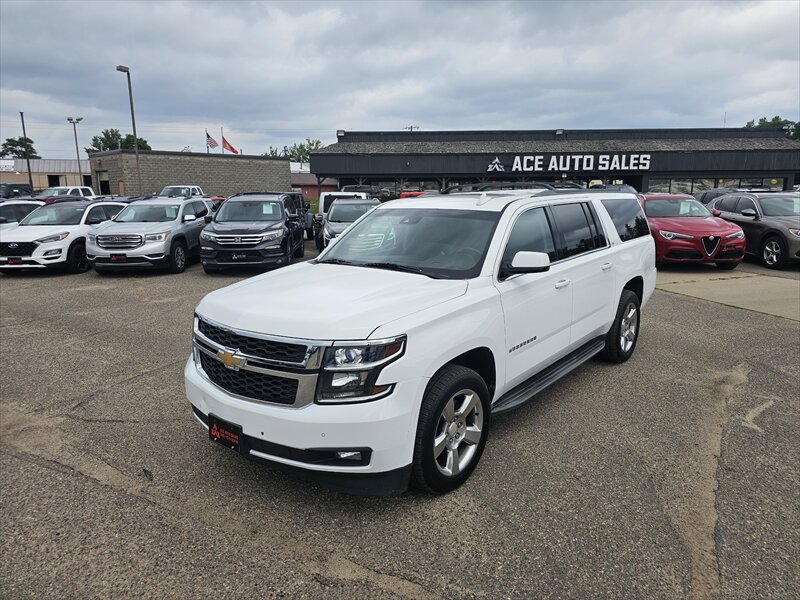 2016 Chevrolet Suburban LT   - Photo 1 - Brainerd, MN 56401