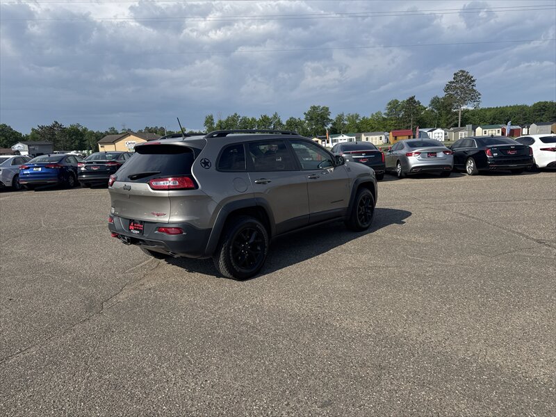 2017 Jeep Cherokee Trailhawk - Photo 4 - Brainerd, MN 56401