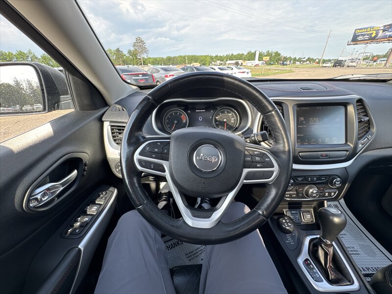 2017 Jeep Cherokee Trailhawk - Photo 14 - Brainerd, MN 56401