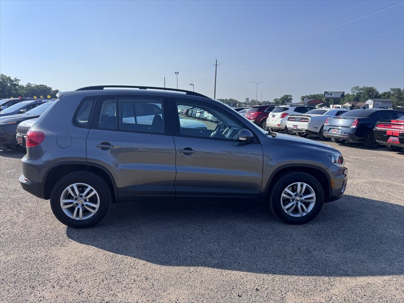2015 Volkswagen Tiguan S 4Motion - Photo 6 - Brainerd, MN 56401