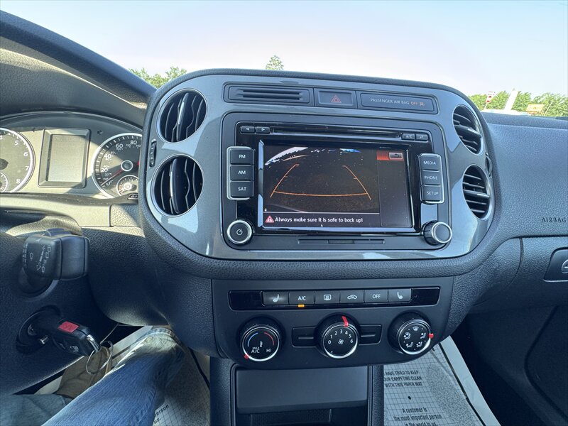 2015 Volkswagen Tiguan S 4Motion - Photo 16 - Brainerd, MN 56401