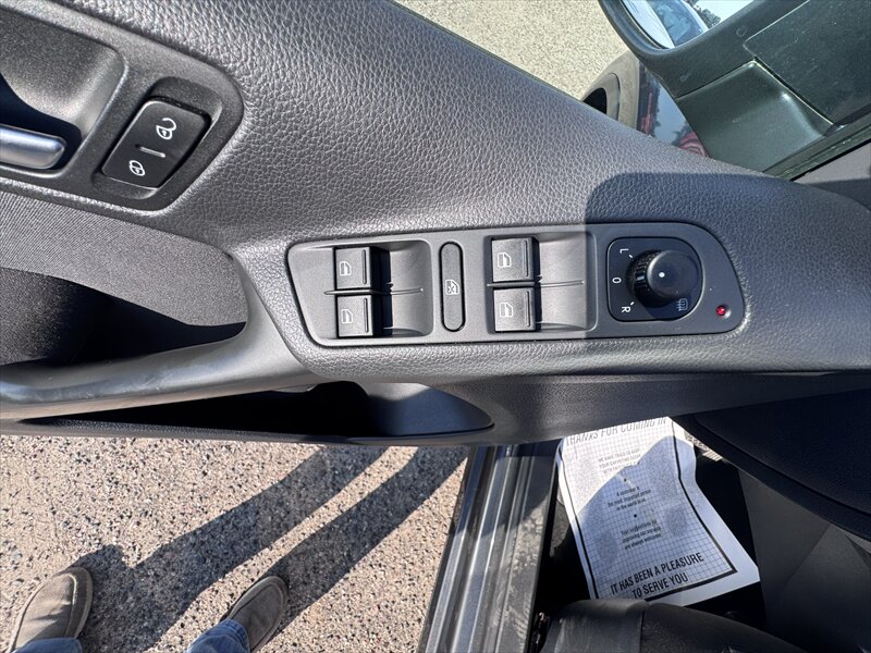 2015 Volkswagen Tiguan S 4Motion - Photo 11 - Brainerd, MN 56401