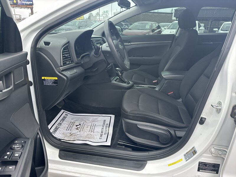 2018 Hyundai Elantra SE - Photo 11 - Brainerd, MN 56401