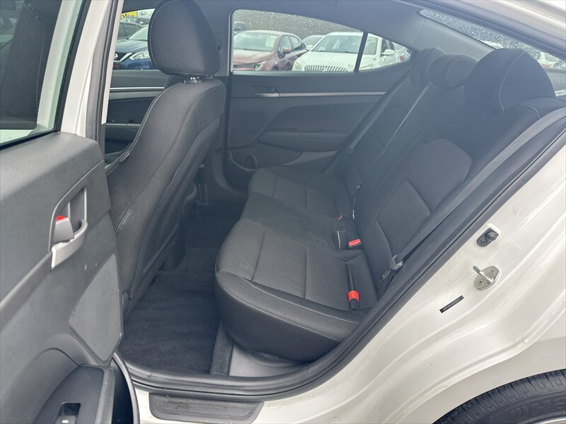 2018 Hyundai Elantra SE - Photo 9 - Brainerd, MN 56401