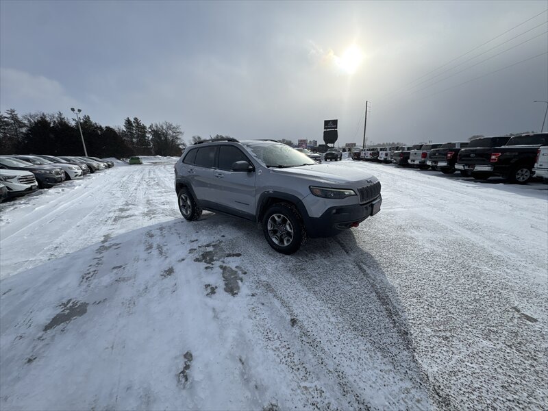 2019 Jeep Cherokee Trailhawk   - Photo 1 - Brainerd, MN 56401