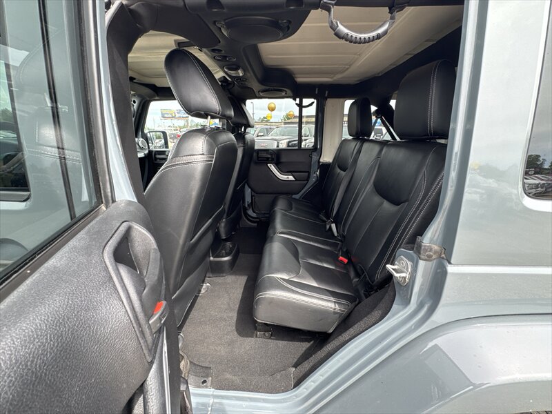 2014 Jeep Wrangler Unlimited Sahara - Photo 12 - Brainerd, MN 56401
