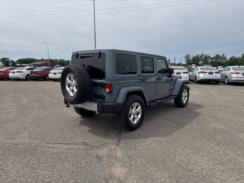 2014 Jeep Wrangler Unlimited Sahara - Photo 3 - Brainerd, MN 56401