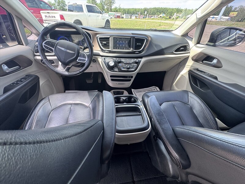 2018 Chrysler Pacifica Touring L - Photo 16 - Brainerd, MN 56401