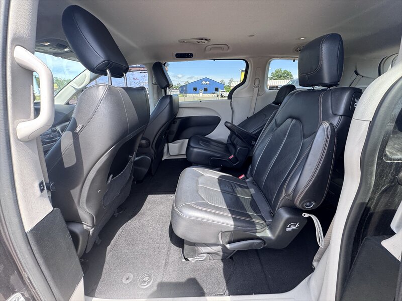 2018 Chrysler Pacifica Touring L - Photo 13 - Brainerd, MN 56401
