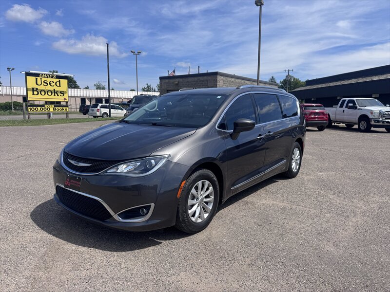 2018 Chrysler Pacifica Touring L   - Photo 1 - Brainerd, MN 56401