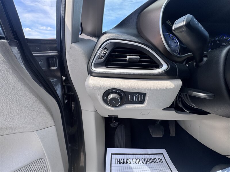 2018 Chrysler Pacifica Touring L - Photo 21 - Brainerd, MN 56401