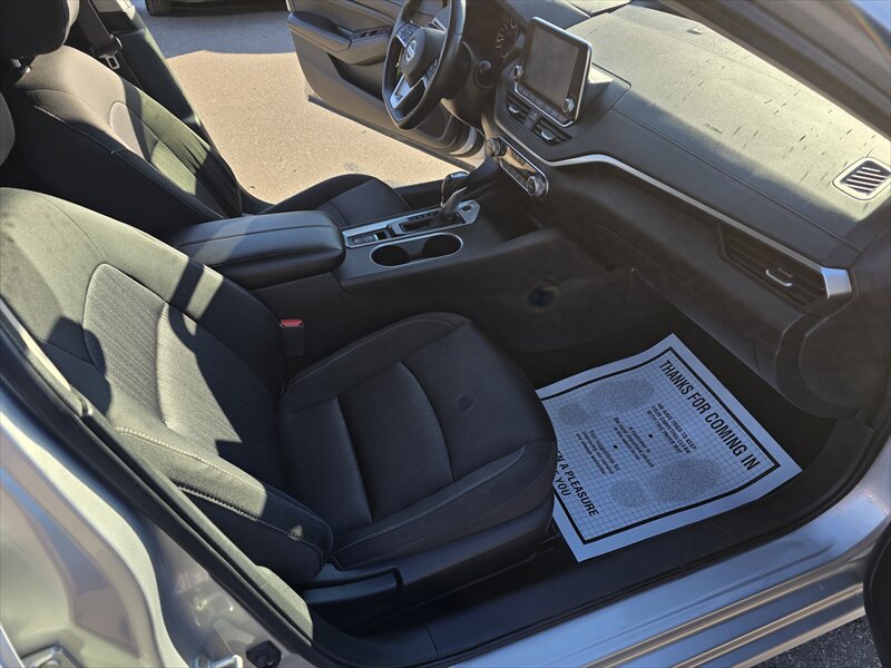 2019 Nissan Altima 2.5 SV - Photo 11 - Brainerd, MN 56401