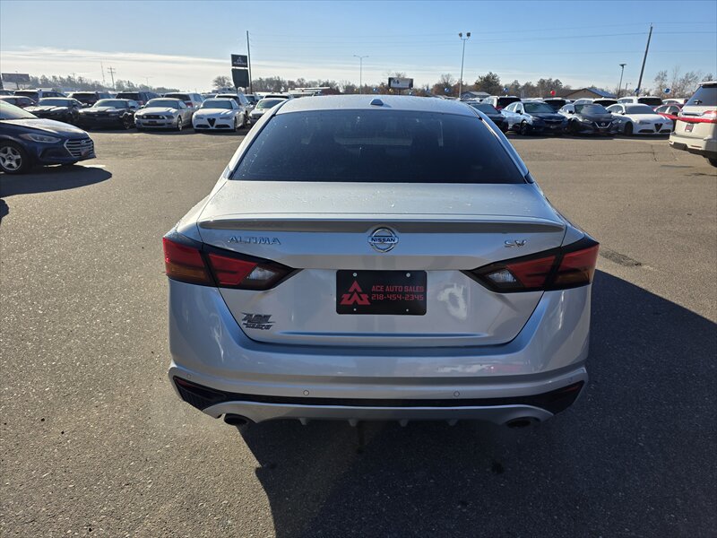 2019 Nissan Altima 2.5 SV - Photo 8 - Brainerd, MN 56401
