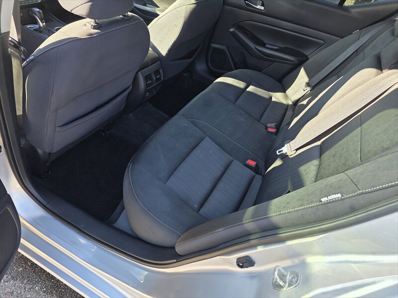 2019 Nissan Altima 2.5 SV - Photo 12 - Brainerd, MN 56401