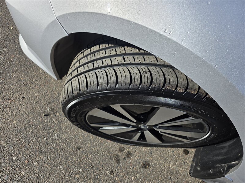 2019 Nissan Altima 2.5 SV - Photo 9 - Brainerd, MN 56401