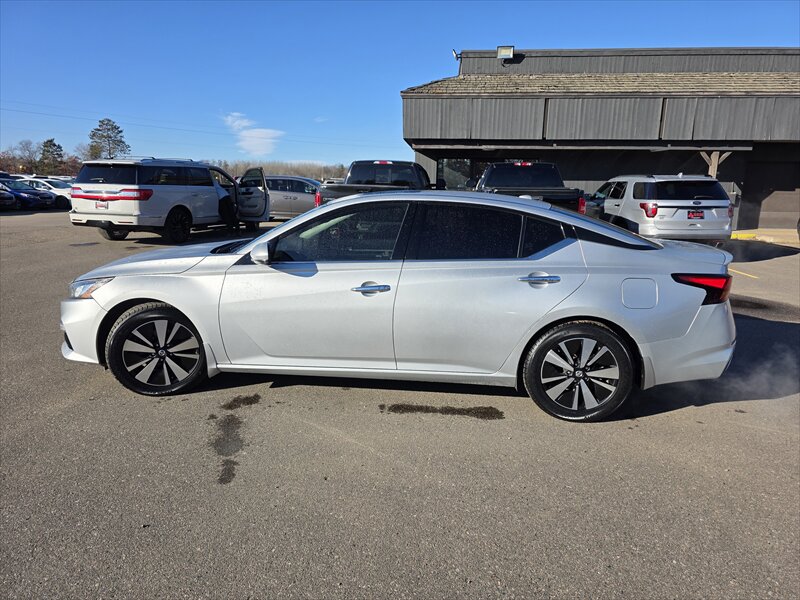 2019 Nissan Altima 2.5 SV - Photo 6 - Brainerd, MN 56401