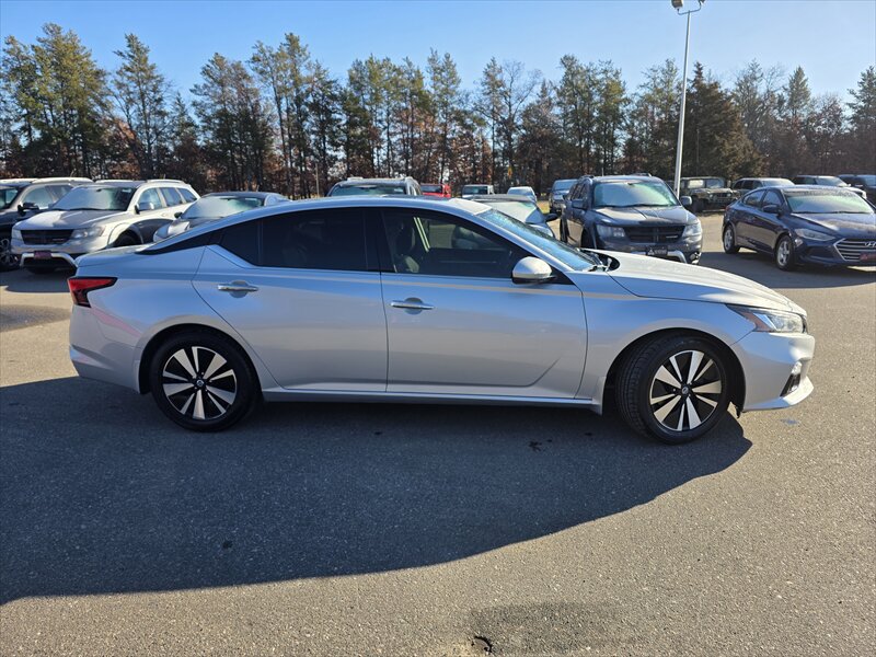 2019 Nissan Altima 2.5 SV - Photo 7 - Brainerd, MN 56401