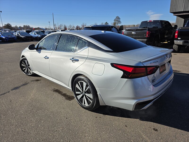 2019 Nissan Altima 2.5 SV - Photo 3 - Brainerd, MN 56401