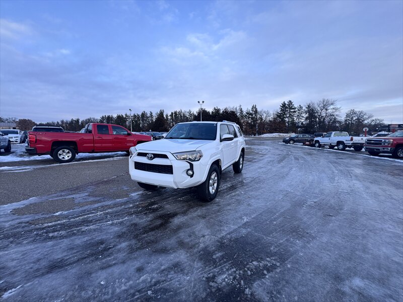 2015 Toyota 4Runner SR5   - Photo 1 - Brainerd, MN 56401