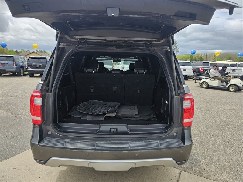2018 Ford Expedition MAX XLT - Photo 11 - Brainerd, MN 56401
