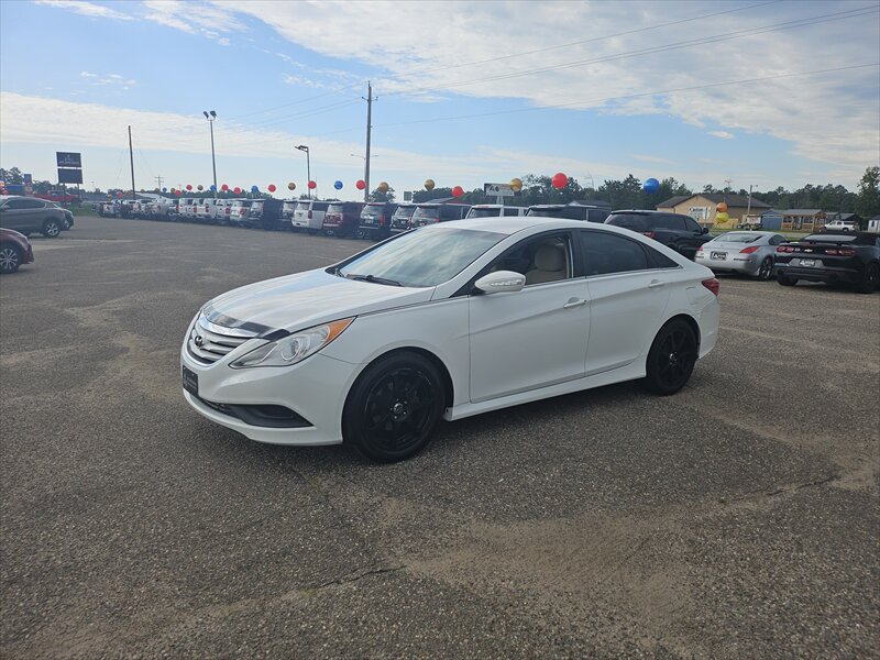 2014 Hyundai SONATA GLS - Photo 1 - Brainerd, MN 56401