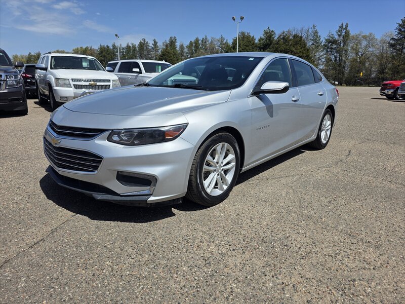 2018 Chevrolet Malibu LT   - Photo 1 - Brainerd, MN 56401