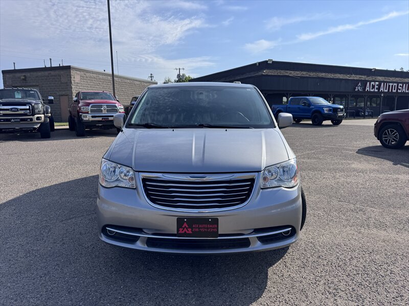 2015 Chrysler Town & Country Touring - Photo 7 - Brainerd, MN 56401
