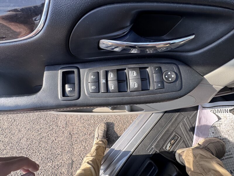 2015 Chrysler Town & Country Touring - Photo 22 - Brainerd, MN 56401