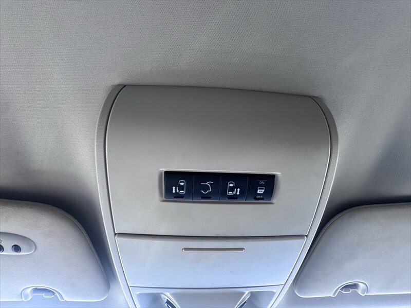 2015 Chrysler Town & Country Touring - Photo 14 - Brainerd, MN 56401