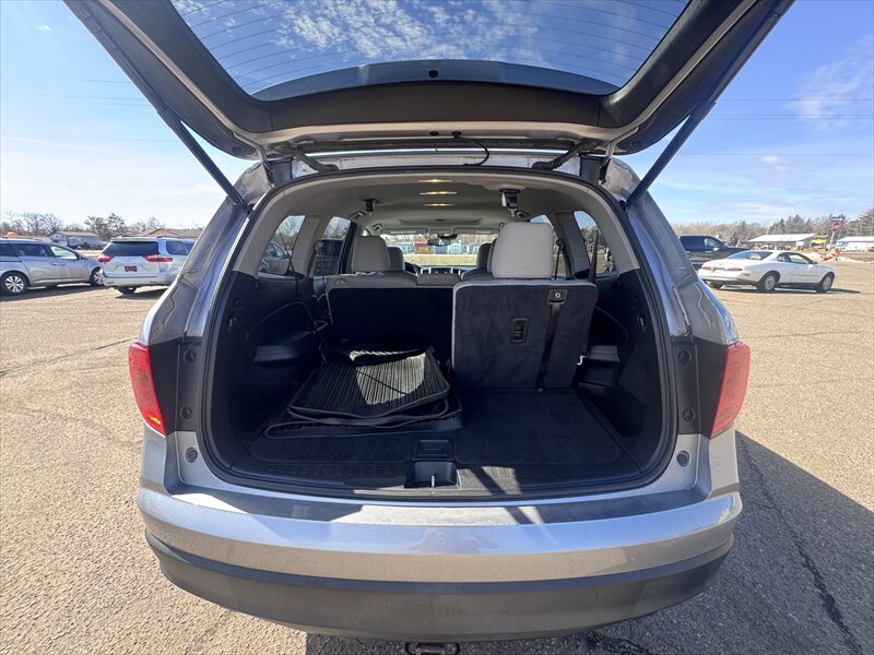 2017 Honda Pilot EX-L w/Honda Sensing - Photo 9 - Brainerd, MN 56401