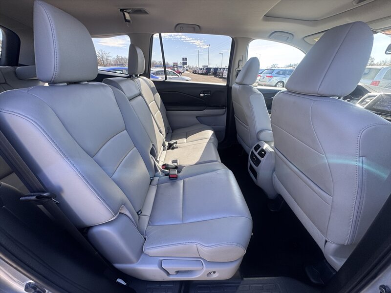 2017 Honda Pilot EX-L w/Honda Sensing - Photo 23 - Brainerd, MN 56401