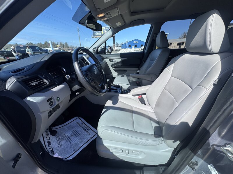 2017 Honda Pilot EX-L w/Honda Sensing - Photo 11 - Brainerd, MN 56401