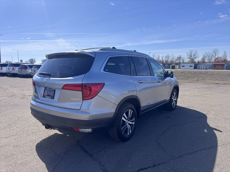 2017 Honda Pilot EX-L w/Honda Sensing - Photo 4 - Brainerd, MN 56401