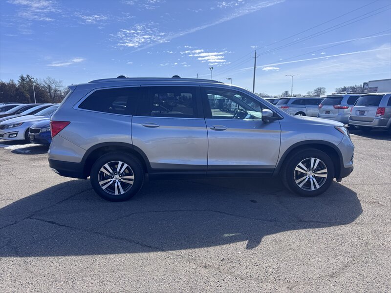 2017 Honda Pilot EX-L w/Honda Sensing - Photo 6 - Brainerd, MN 56401