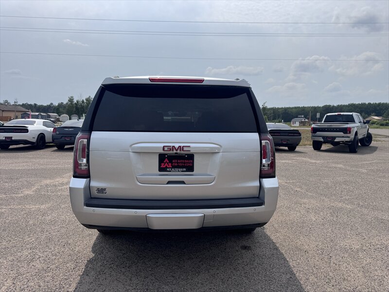 2019 GMC Yukon XL SLT - Photo 6 - Brainerd, MN 56401