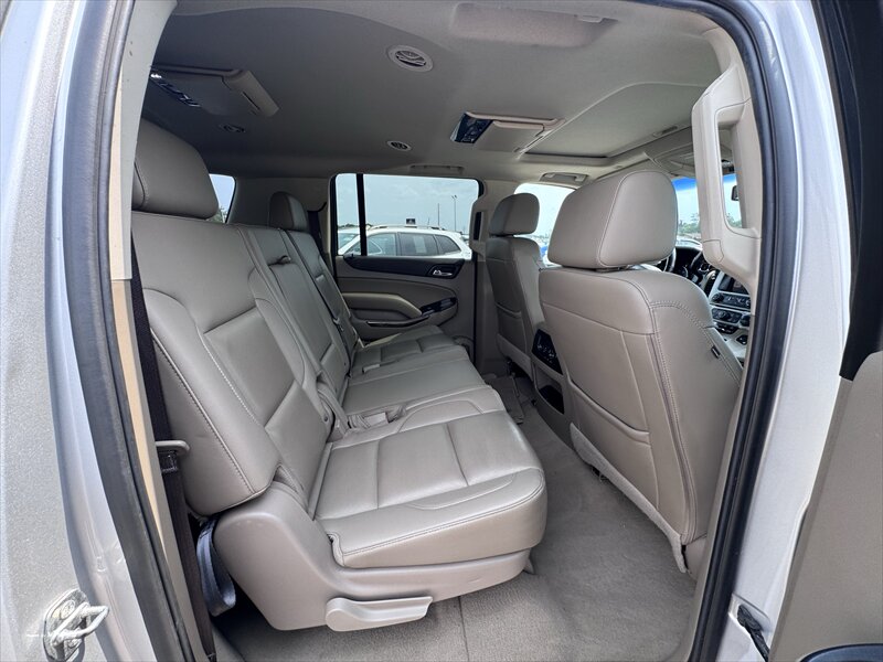 2019 GMC Yukon XL SLT - Photo 12 - Brainerd, MN 56401