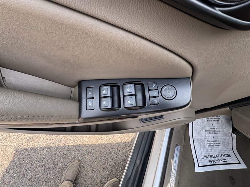2019 GMC Yukon XL SLT - Photo 17 - Brainerd, MN 56401