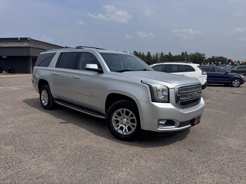 2019 GMC Yukon XL SLT - Photo 3 - Brainerd, MN 56401