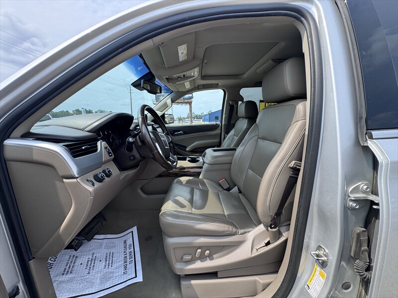2019 GMC Yukon XL SLT - Photo 9 - Brainerd, MN 56401