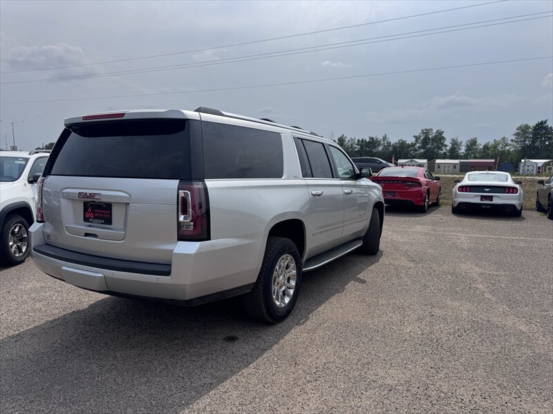 2019 GMC Yukon XL SLT - Photo 5 - Brainerd, MN 56401