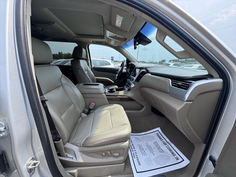 2019 GMC Yukon XL SLT - Photo 11 - Brainerd, MN 56401