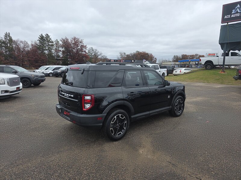 2022 Ford Bronco Outer Banks - Photo 3 - Brainerd, MN 56401
