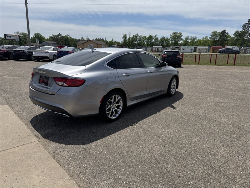 2015 Chrysler 200 Series C - Photo 3 - Brainerd, MN 56401