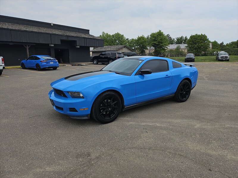 2012 Ford Mustang V6  