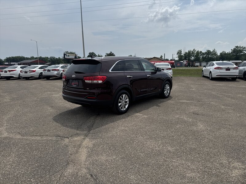 2018 Kia Sorento LX - Photo 4 - Brainerd, MN 56401