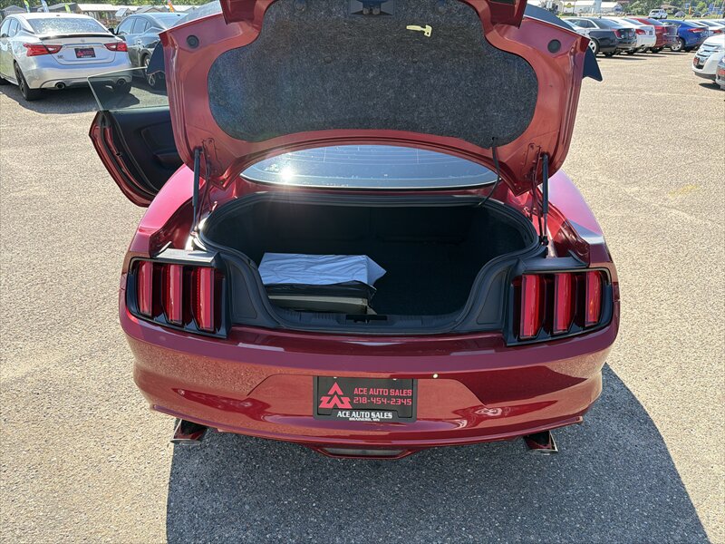2017 Ford Mustang GT - Photo 9 - Brainerd, MN 56401