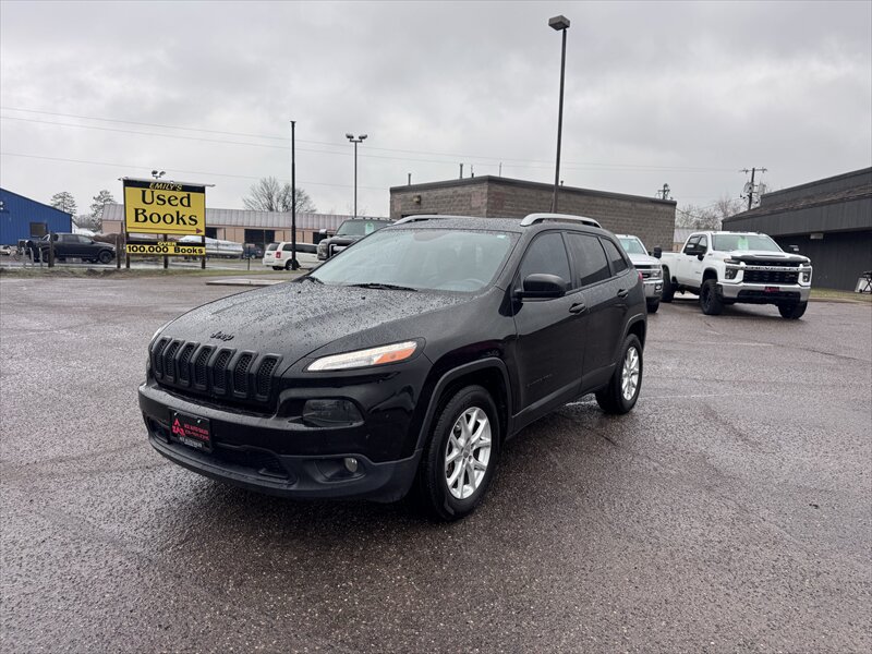 2018 Jeep Cherokee Latitude Plus   - Photo 1 - Brainerd, MN 56401