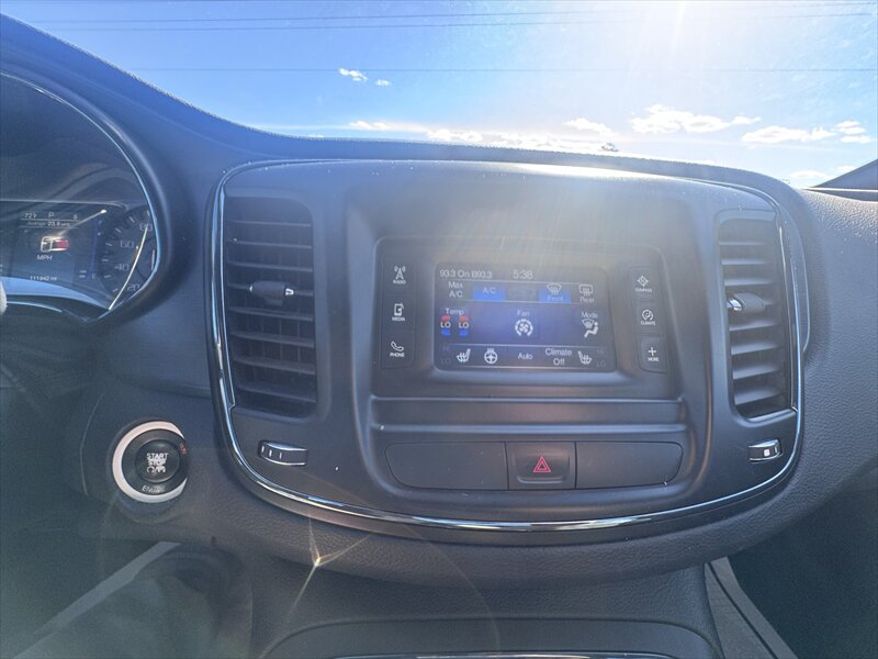 2015 Chrysler 200 Series S - Photo 17 - Brainerd, MN 56401
