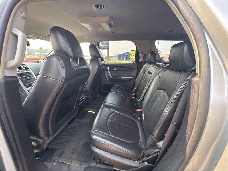 2009 GMC Acadia SLT-1   - Photo 7 - Brainerd, MN 56401